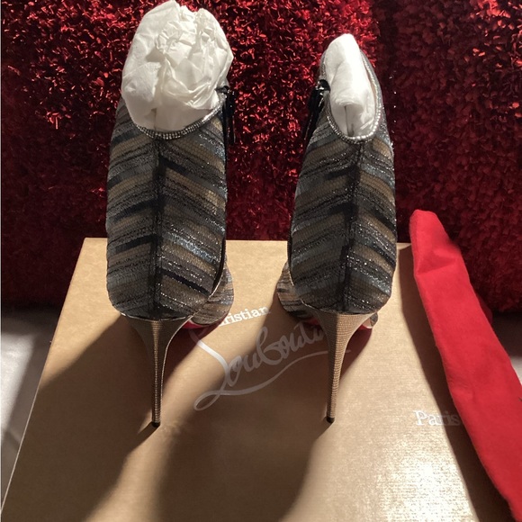 Authentic Christian Louboutin Mesh GIPSYBOOTIE Gipsy 100MM BNIB $PRICE DROP⬇️ - Picture 5 of 8